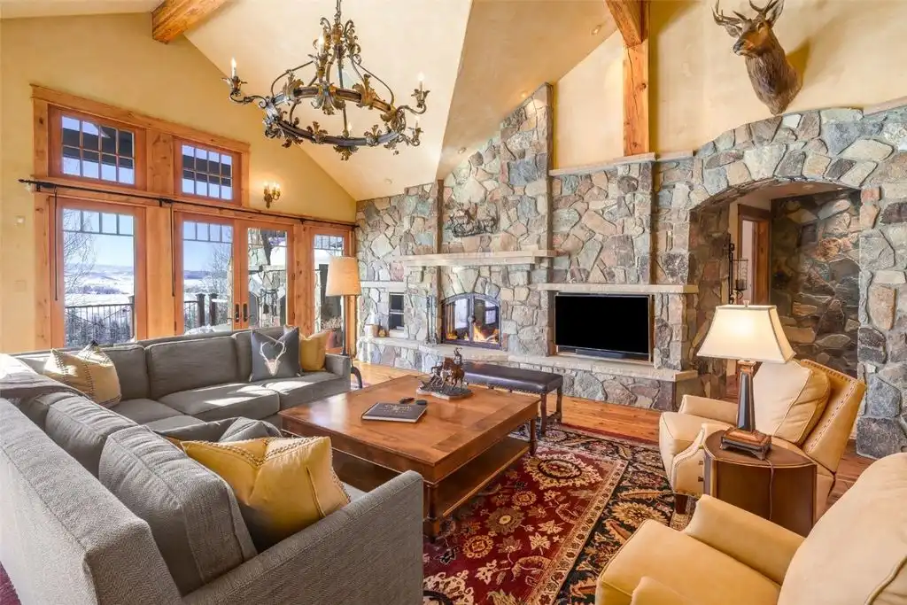 Stunning Custom Residence at 33800 Catamount Dr Offers Unrivaled South Valley Views for 10 4