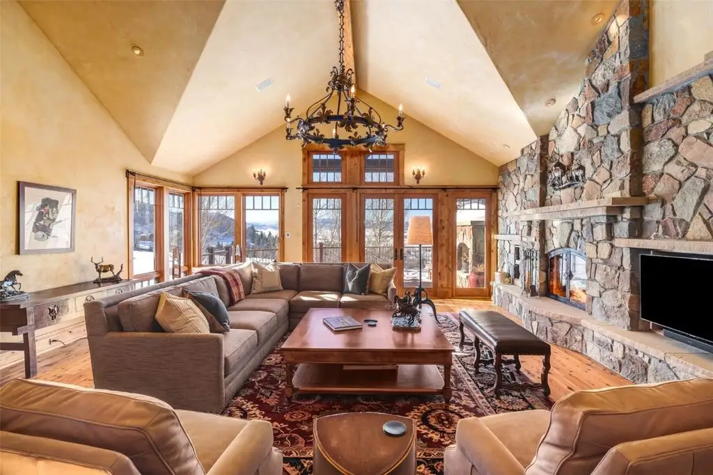 Stunning Custom Residence at 33800 Catamount Dr Offers Unrivaled South Valley Views for 10 5