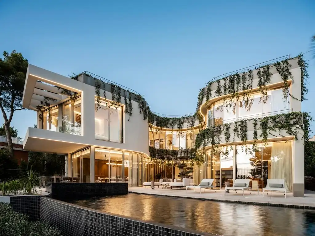 S ANELL by Palomino Arquitectos, Liquid Architecture and Curved Harmony in Bendinat, Spain