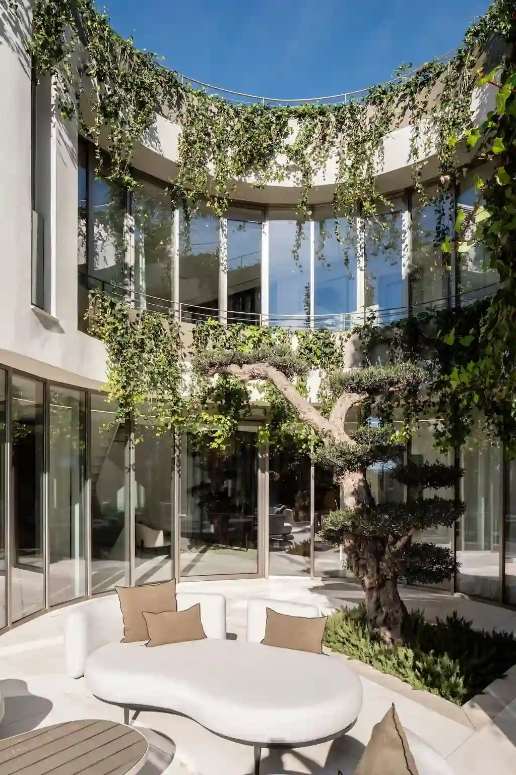 S ANELL by Palomino Arquitectos, Liquid Architecture and Curved Harmony in Bendinat, Spain