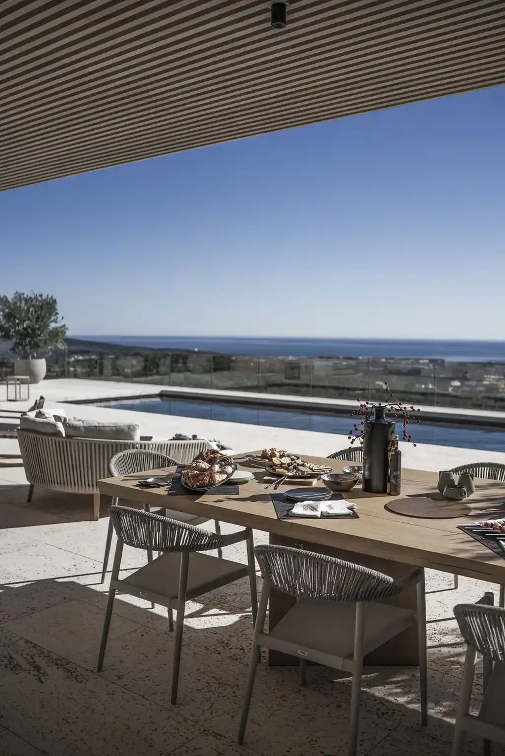 Villa BLUE by ARK Architects, A Sculptural Sanctuary with Infinite Mediterranean Views