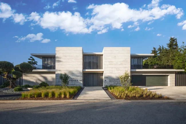 Villa TIERRA by ARK Architects, A Sculpted Dialogue Between Earth, Light, and Silence