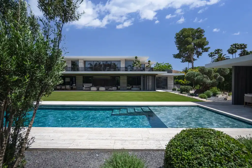 Villa TIERRA by ARK Architects, A Sculpted Dialogue Between Earth, Light, and Silence