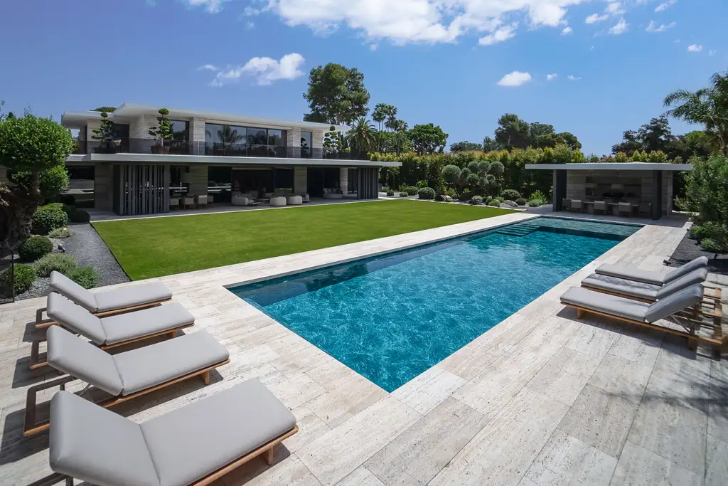 Villa TIERRA by ARK Architects, A Sculpted Dialogue Between Earth, Light, and Silence