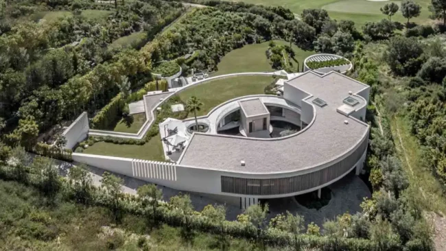 Villa Vela by ARK Architects, A Contemporary Masterpiece with Sea Views in Sotogrande, Spain