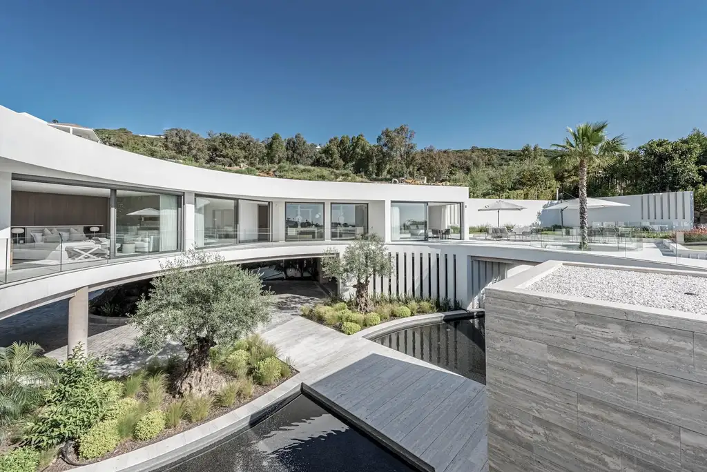 Villa Vela by ARK Architects, A Contemporary Masterpiece with Sea Views in Sotogrande, Spain