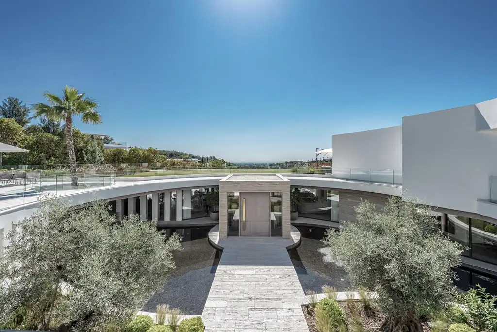 Villa Vela by ARK Architects, A Contemporary Masterpiece with Sea Views in Sotogrande, Spain