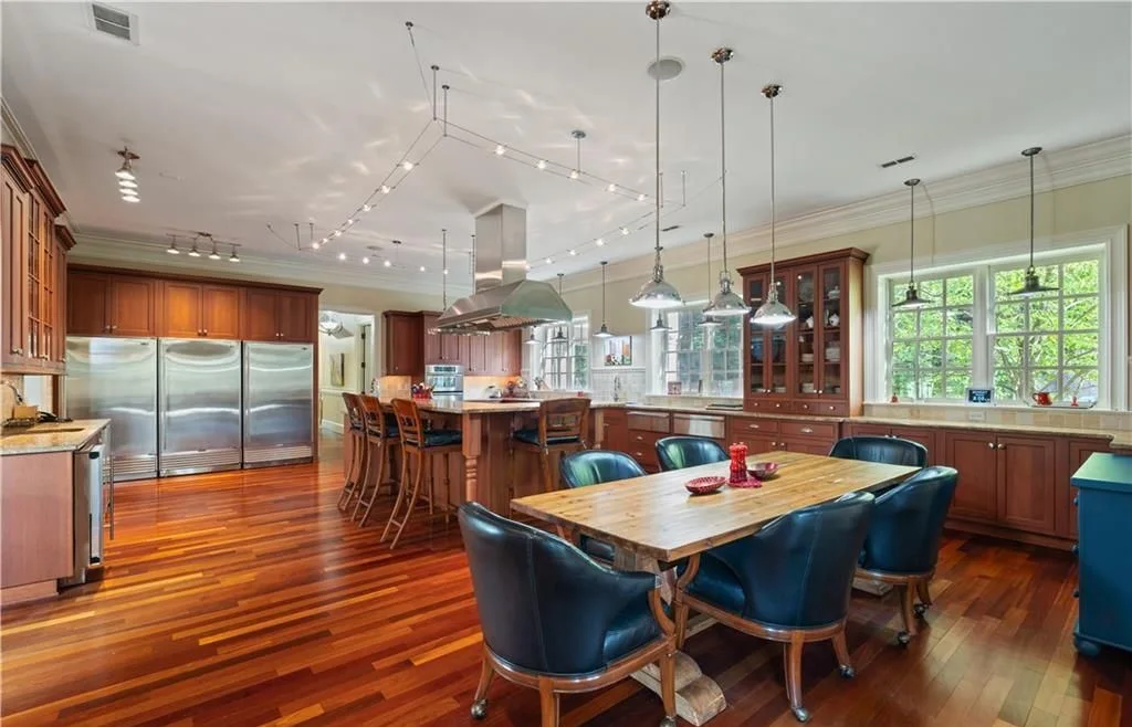 1067 E Kent Rd A Rare Gated Estate Offering 7.22 Acres of Refined Luxury in Buena Vista 10