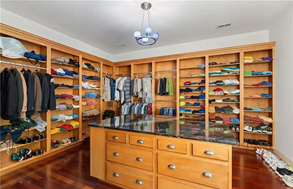 1067 E Kent Rd A Rare Gated Estate Offering 7.22 Acres of Refined Luxury in Buena Vista 14