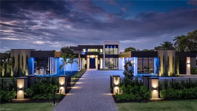 $13.3 Million Modern Masterpiece in Naples Blends Smart Living With Impeccable Design and Resort-Style Outdoor Retreat