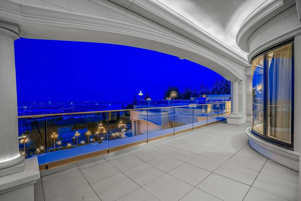 1121 Crestline Rd Unveils a Spectacular Legacy Estate in West Vancouver Priced at C38.8 Million 10