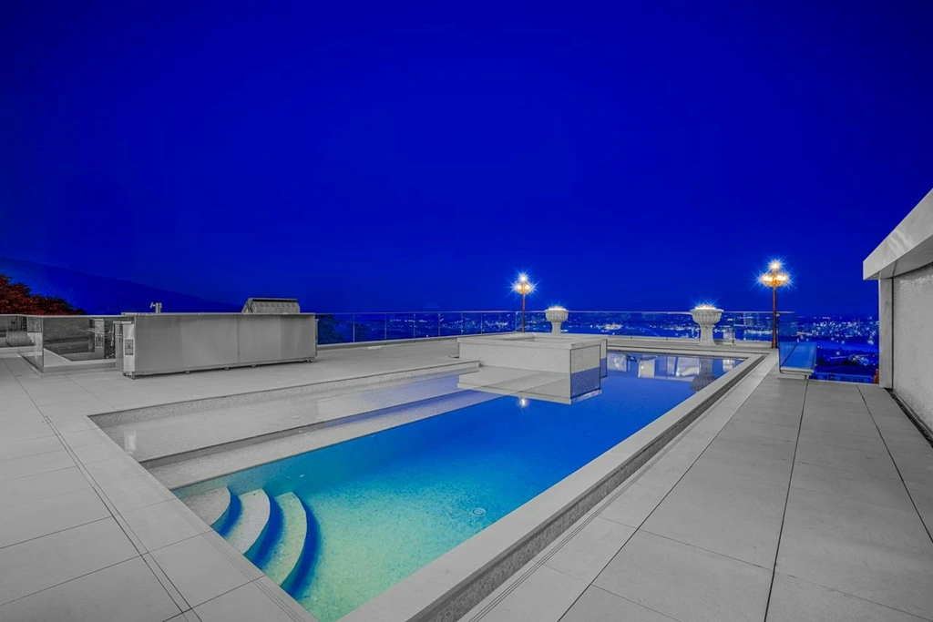 1121 Crestline Rd Unveils a Spectacular Legacy Estate in West Vancouver Priced at C38.8 Million 12