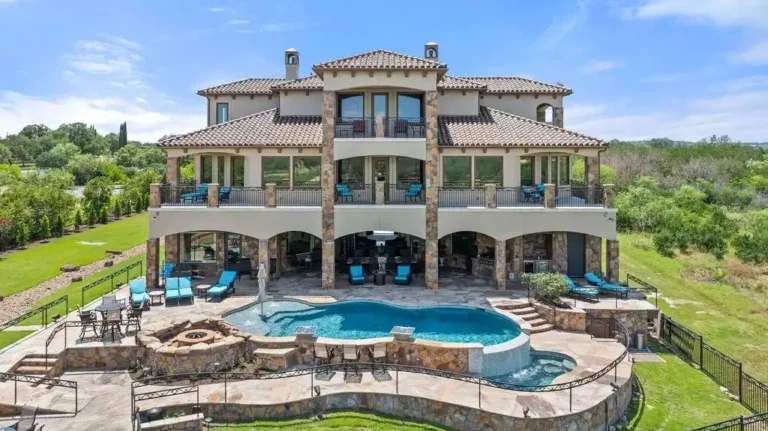 Texas Luxury at Its Finest: Lakefront Estate on Lake Travis’ Main Channel Seeks $5.85M