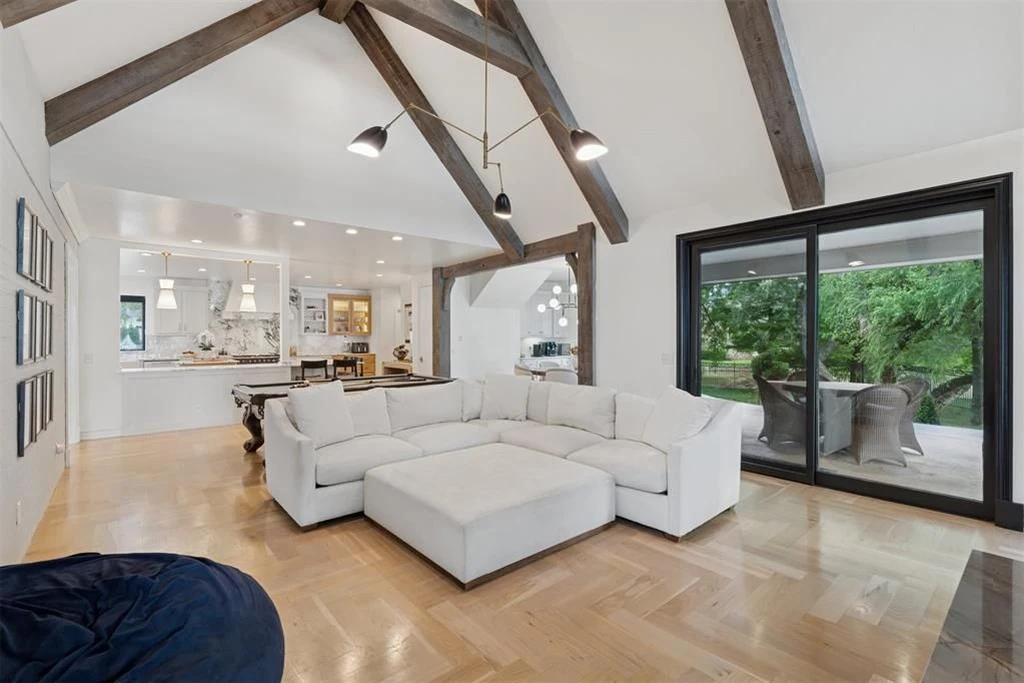 18909 Saddle River Dr Delivers Breathtaking Resort Living on a Peaceful Oklahoma Lake for 2 13