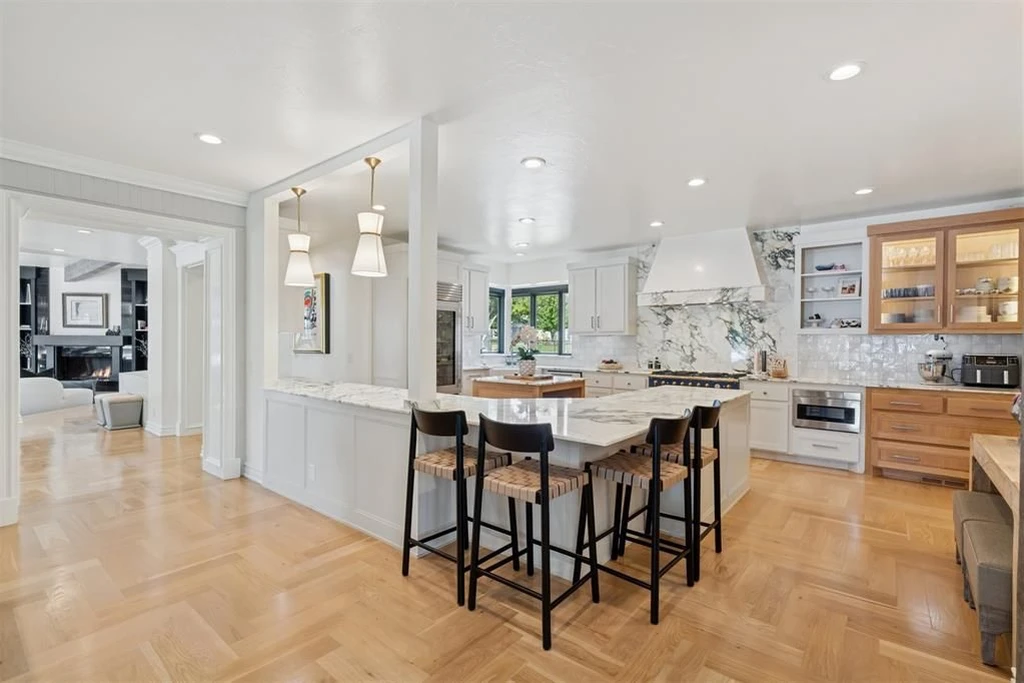 18909 Saddle River Dr Delivers Breathtaking Resort Living on a Peaceful Oklahoma Lake for 2 14