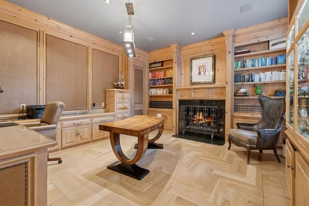 18909 Saddle River Dr Delivers Breathtaking Resort Living on a Peaceful Oklahoma Lake for 2 22