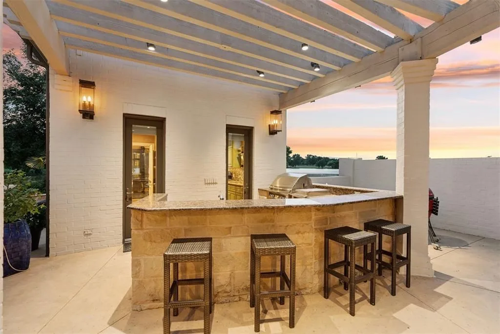18909 Saddle River Dr Delivers Breathtaking Resort Living on a Peaceful Oklahoma Lake for 2 9