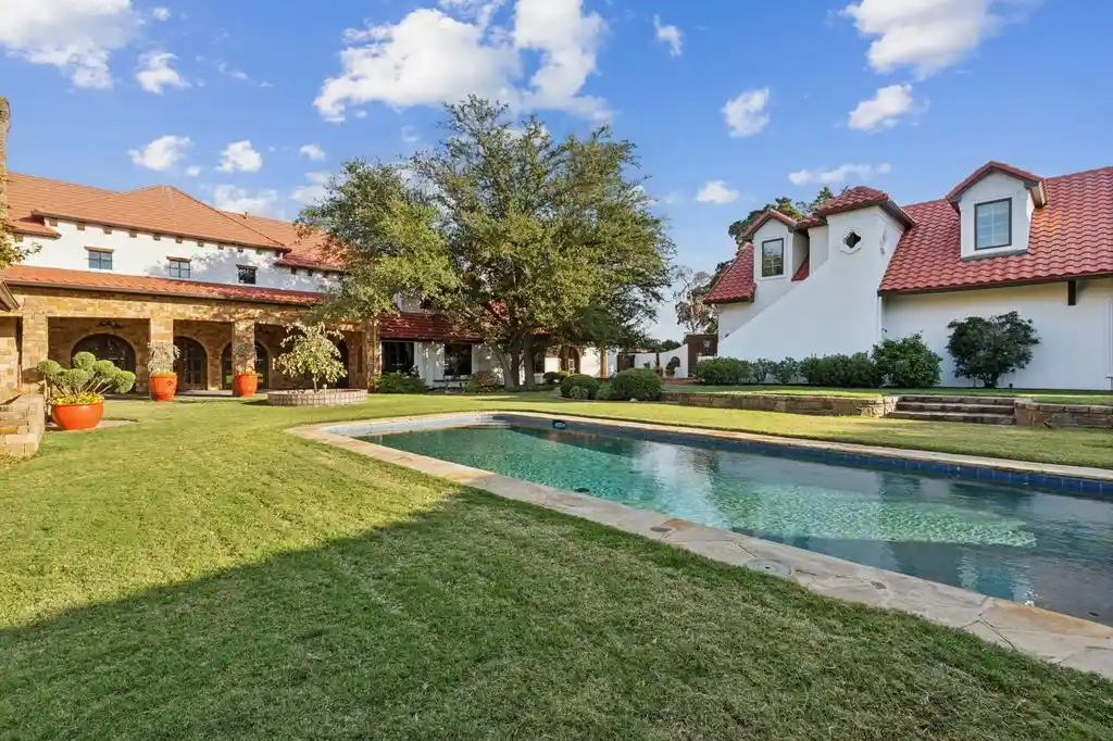 1900 Shady Oaks Dr Is an Exceptional 7.8M Spanish Estate Offering Resort Style Living in the Heart of Texas 21