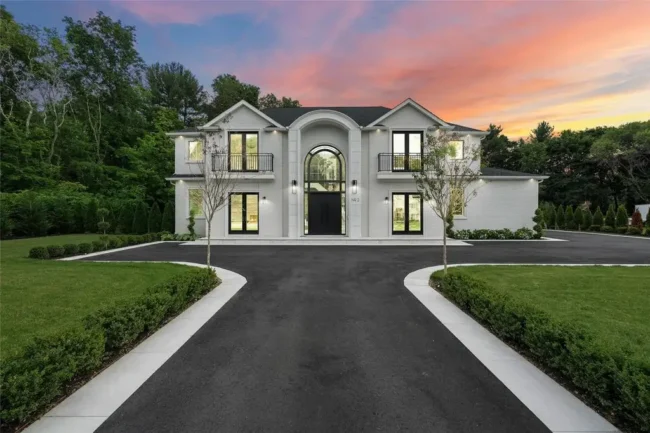 A Masterpiece of Modern Design and Innovation in New York, Offered at $4,488,888
