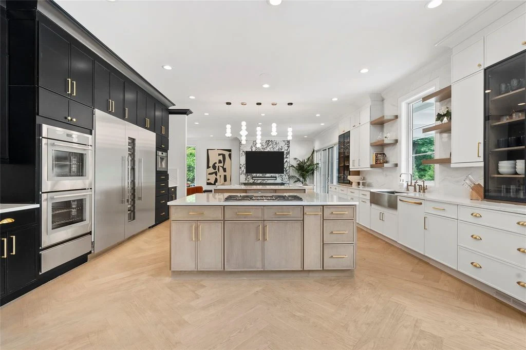 2 Maple Way A Spectacular Modern Masterpiece of Innovation and Luxury in New York Listed at 4488888 15
