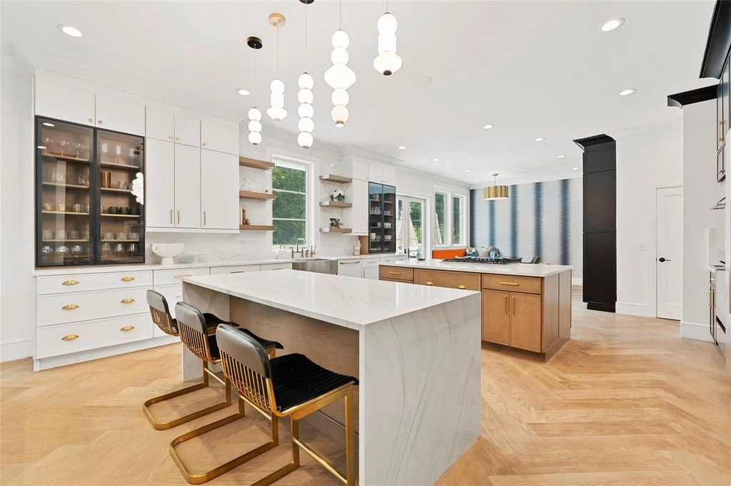2 Maple Way A Spectacular Modern Masterpiece of Innovation and Luxury in New York Listed at 4488888 17
