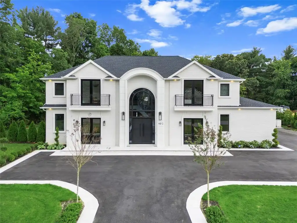 2 Maple Way A Spectacular Modern Masterpiece of Innovation and Luxury in New York Listed at 4488888 2