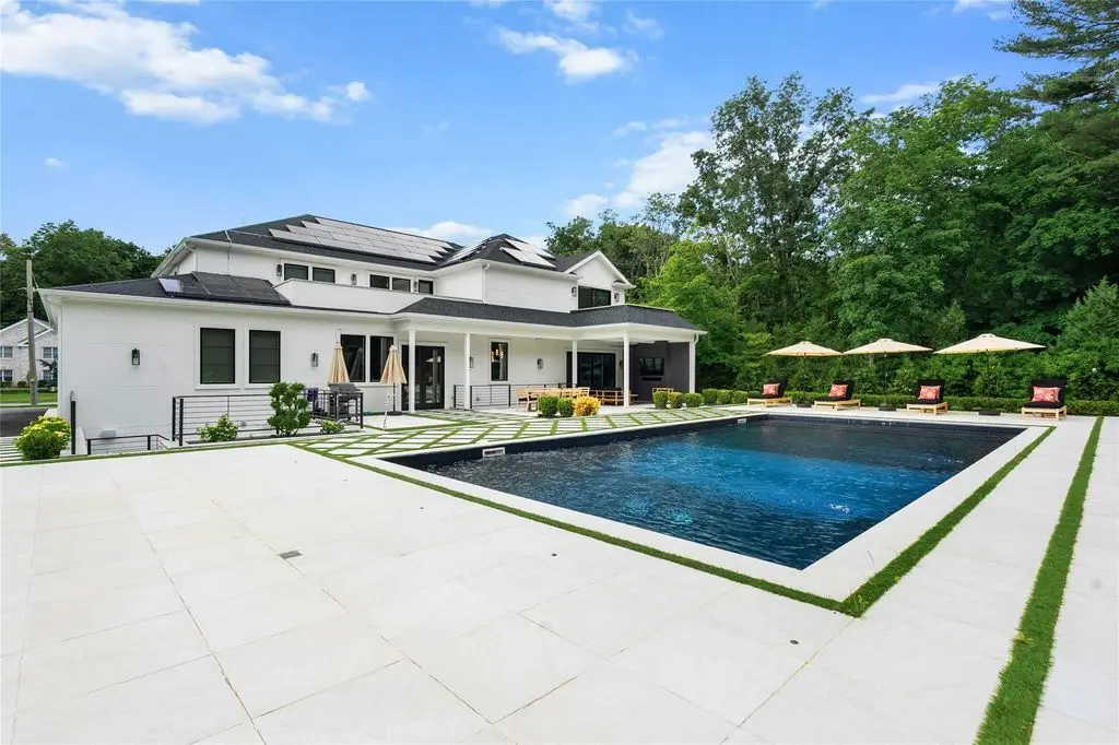 2 Maple Way A Spectacular Modern Masterpiece of Innovation and Luxury in New York Listed at 4488888 7