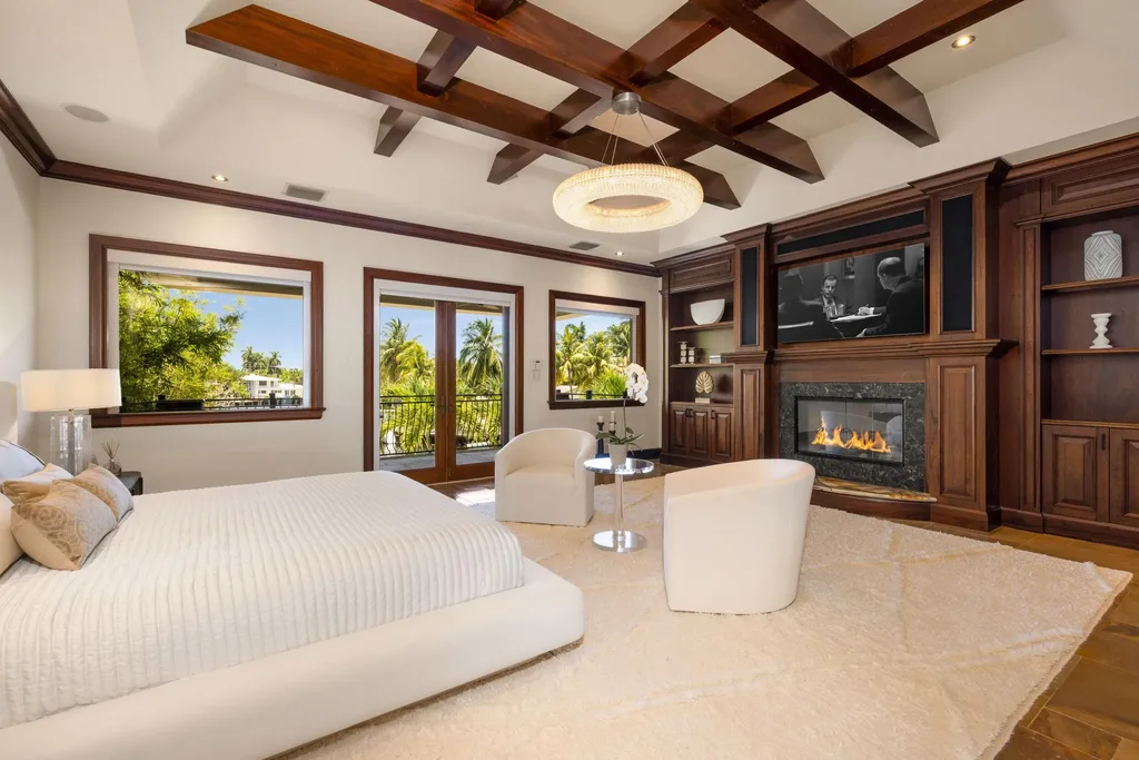 2325 NE 27th Street Spectacular West Coast Contemporary Villa in Lighthouse Point for Sale at 9 10