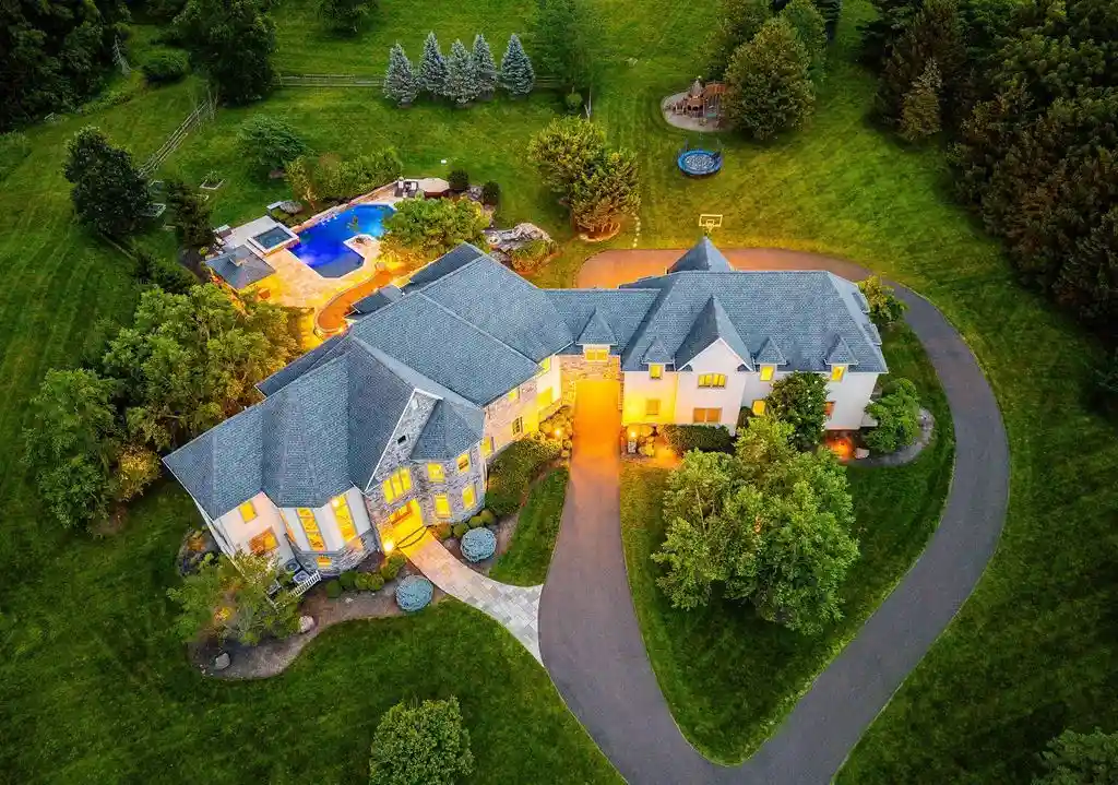 3 Stonebridge Crossing Rd A Stunning 5.99M Estate Offering Serenity and Resort Style Living 17