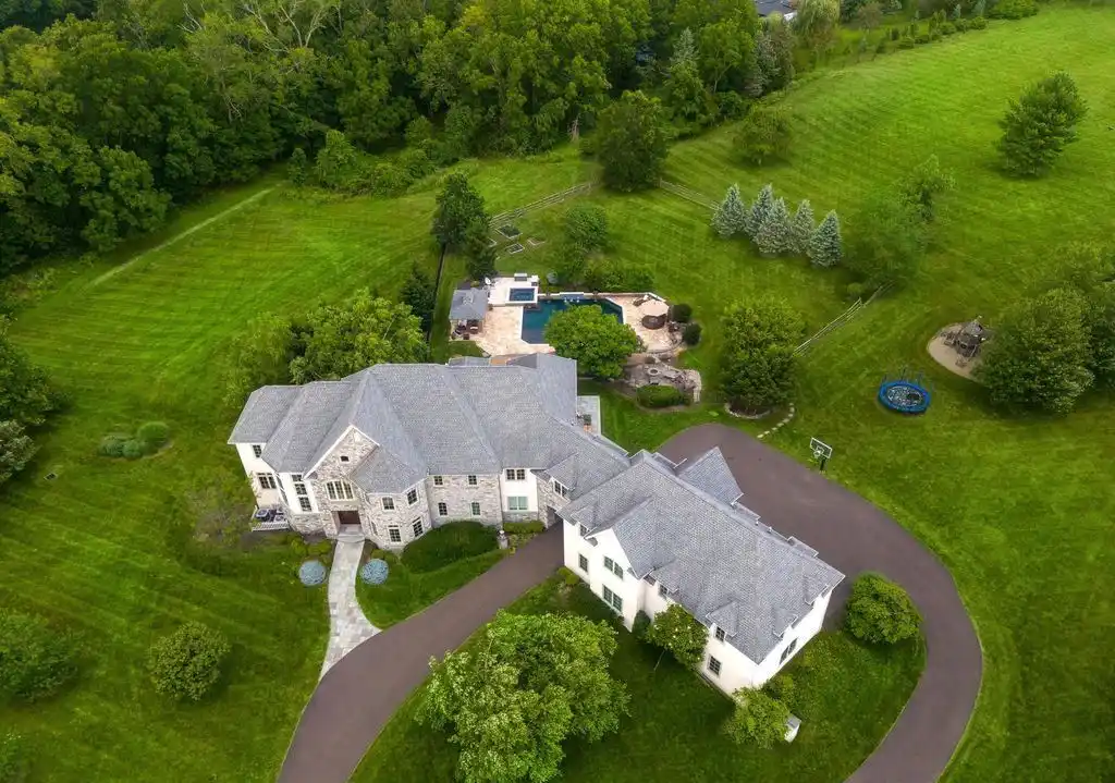 3 Stonebridge Crossing Rd A Stunning 5.99M Estate Offering Serenity and Resort Style Living 19