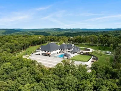 300 Ridgecrest Dr Delivers Breathtaking Views and Elite Living in the Ozarks for 8.95 Million 1