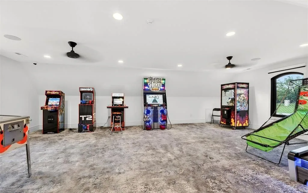300 Ridgecrest Dr Delivers Breathtaking Views and Elite Living in the Ozarks for 8.95 Million 13