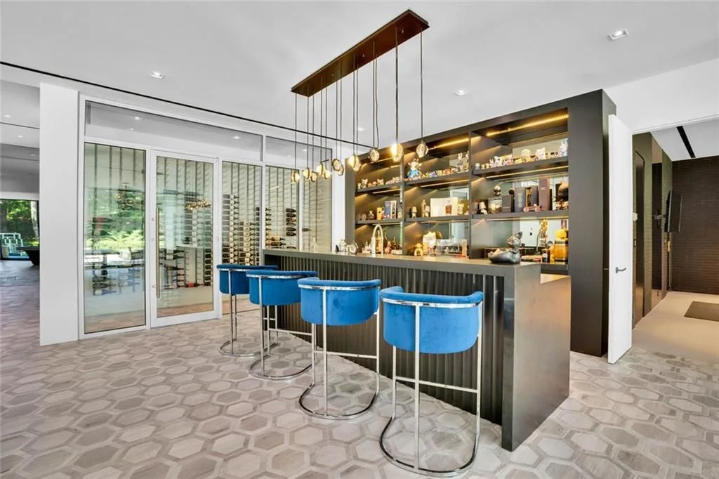 415 River Valley Rd A Stunning Contemporary Estate Offering Exclusive Luxury and Privacy — Listed at 5.25 Million 19