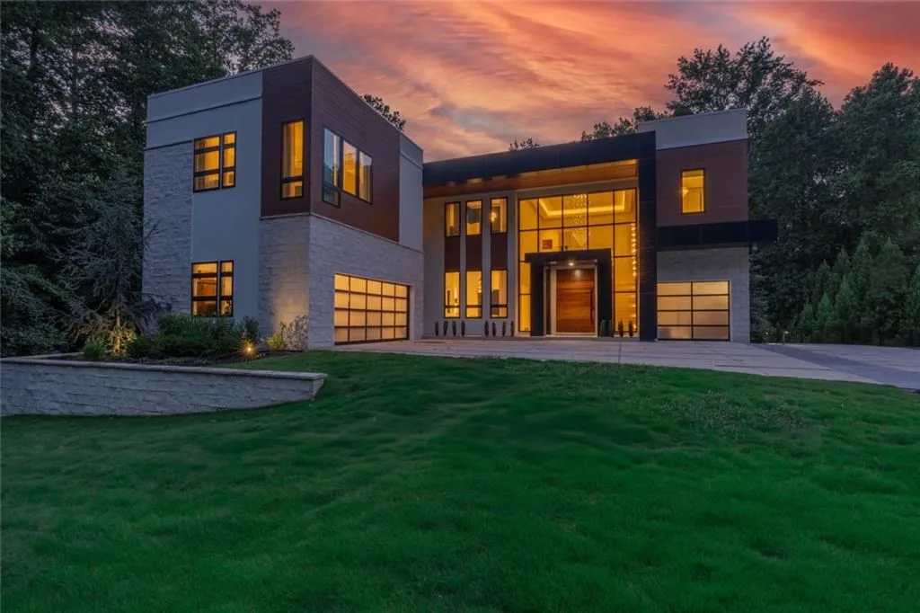 415 River Valley Rd A Stunning Contemporary Estate Offering Exclusive Luxury and Privacy — Listed at 5.25 Million 23