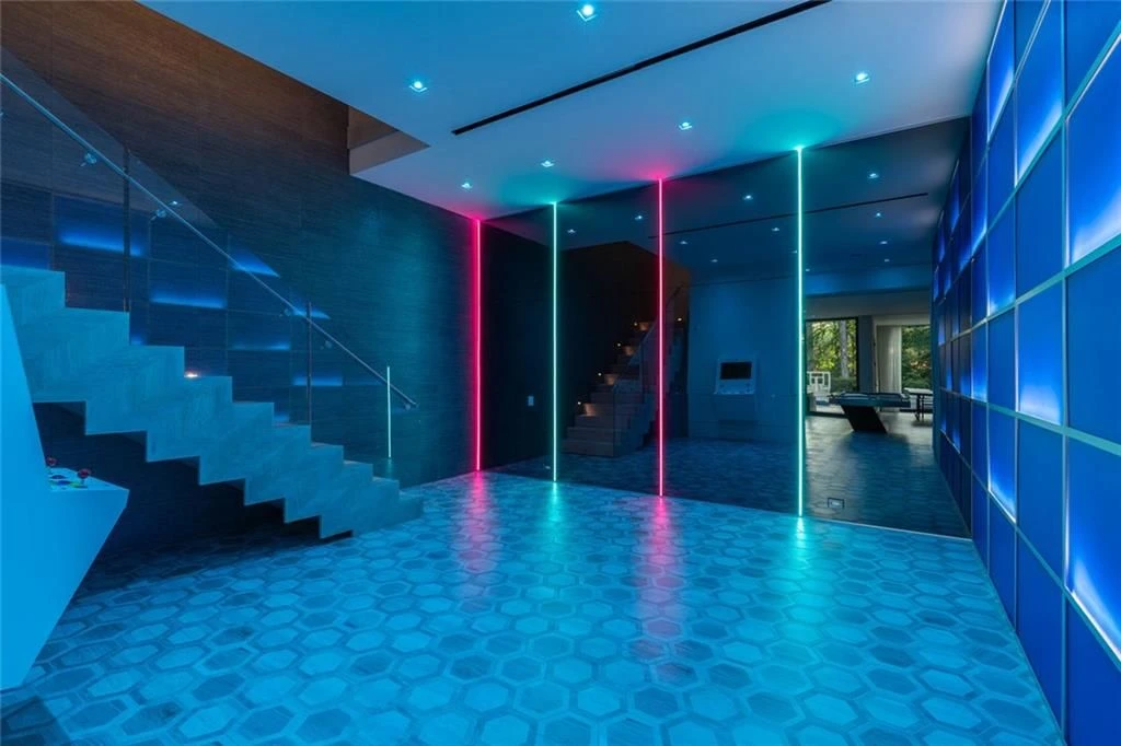 415 River Valley Rd A Stunning Contemporary Estate Offering Exclusive Luxury and Privacy — Listed at 5.25 Million 25