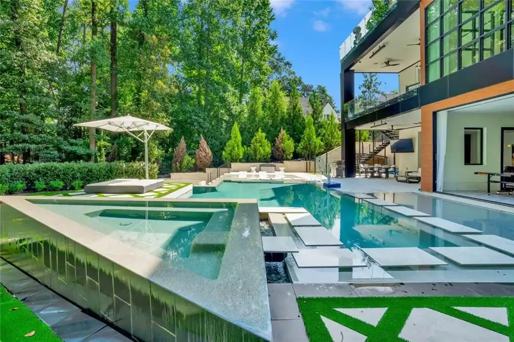 415 River Valley Rd A Stunning Contemporary Estate Offering Exclusive Luxury and Privacy — Listed at 5.25 Million 5