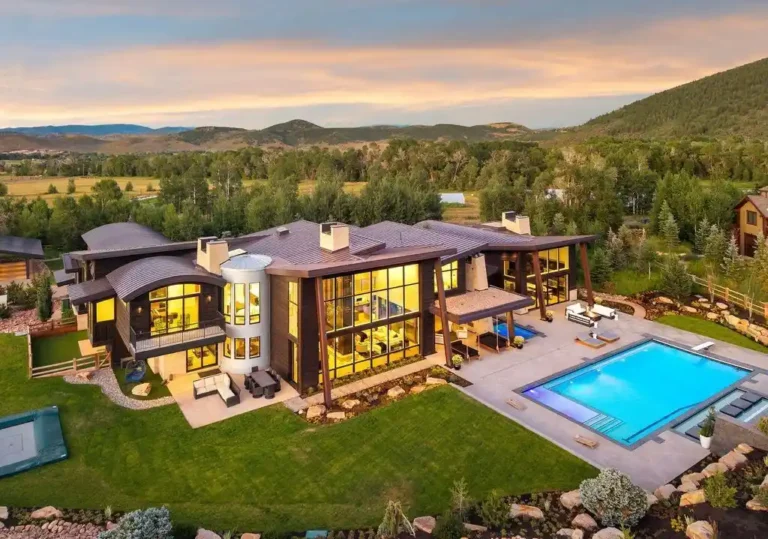 A Breathtaking 4.25-Acre Retreat in Utah Offering the Ultimate in Privacy, Prestige, and Scenic Vistas for $24.8 Million
