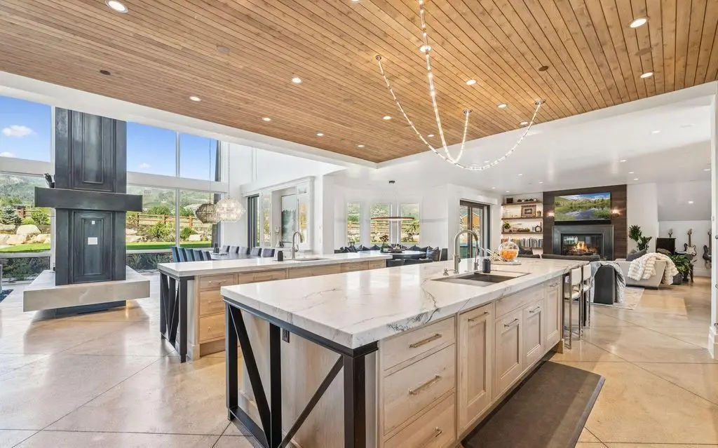 4209 N Two Creeks Ln Is a Breathtaking Park City Estate Offering Secluded Luxury for 24.8 Million 10