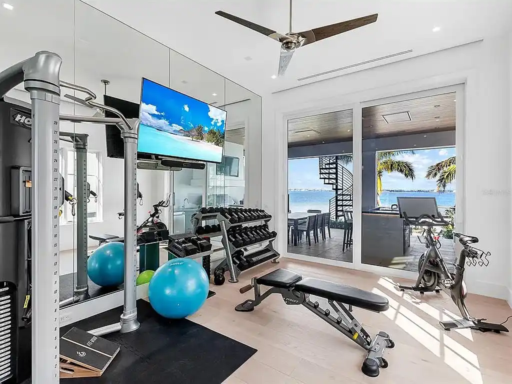 Infinity-edge saltwater pool at 424 Bowdoin Cir overlooking Sarasota Bay