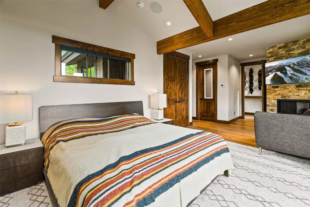 455 Highfield Trail A Stunning Suzanne Allen Designed Estate with Sweeping Mountain Views — Listed at 5.25 Million 11