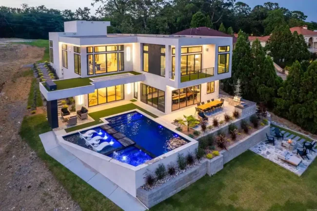 A $3.496M Architectural Gem on Lake Hamilton Redefines Contemporary Lakefront Luxury