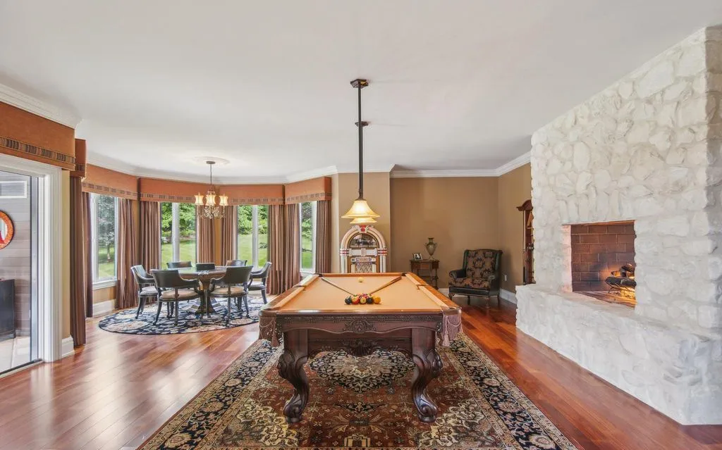 509 Wheatfield Ln Blends Architectural Elegance and Resort Style Luxury for 3.75 Million 10