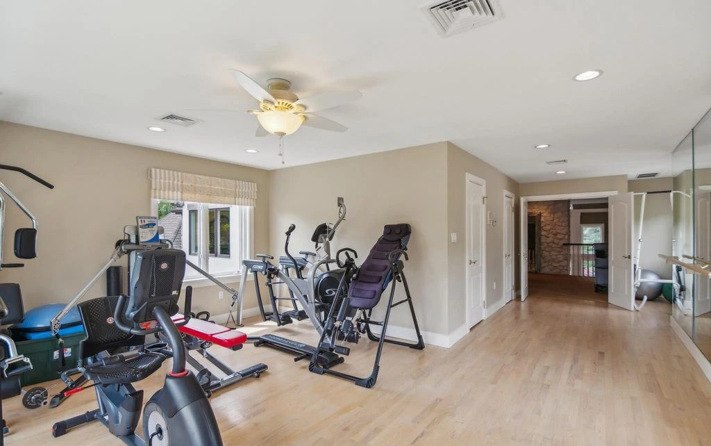 509 Wheatfield Ln Blends Architectural Elegance and Resort Style Luxury for 3.75 Million 12