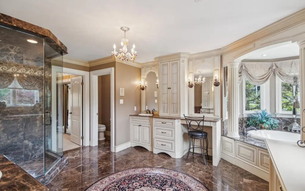 509 Wheatfield Ln Blends Architectural Elegance and Resort Style Luxury for 3.75 Million 14