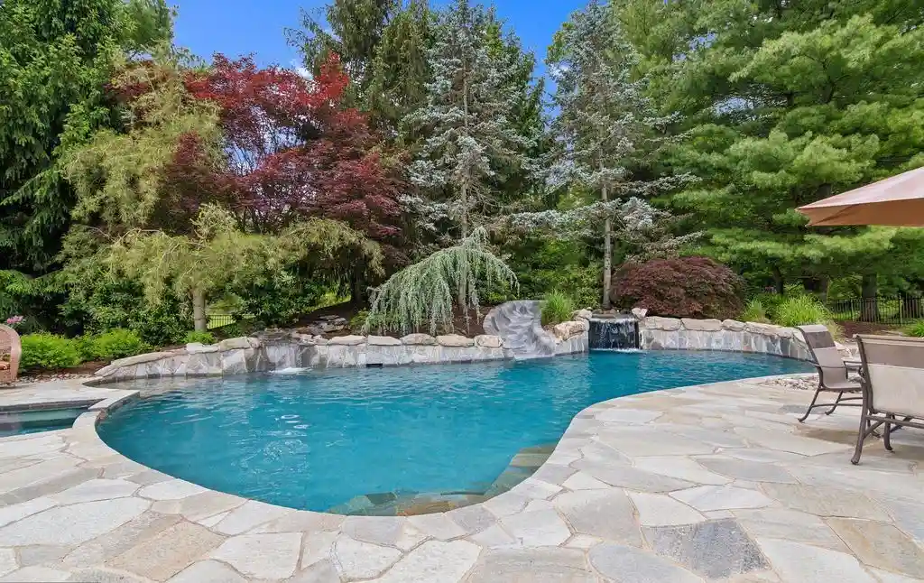 509 Wheatfield Ln Blends Architectural Elegance and Resort Style Luxury for 3.75 Million 17