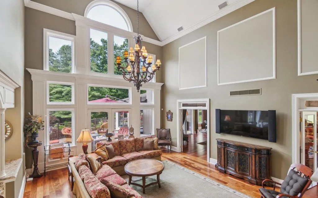 509 Wheatfield Ln Blends Architectural Elegance and Resort Style Luxury for 3.75 Million 7