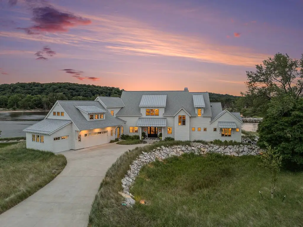 6736 Saugatuck Beach Rd A Bespoke Lakeshore Estate with Captivating Waterfront Views 2