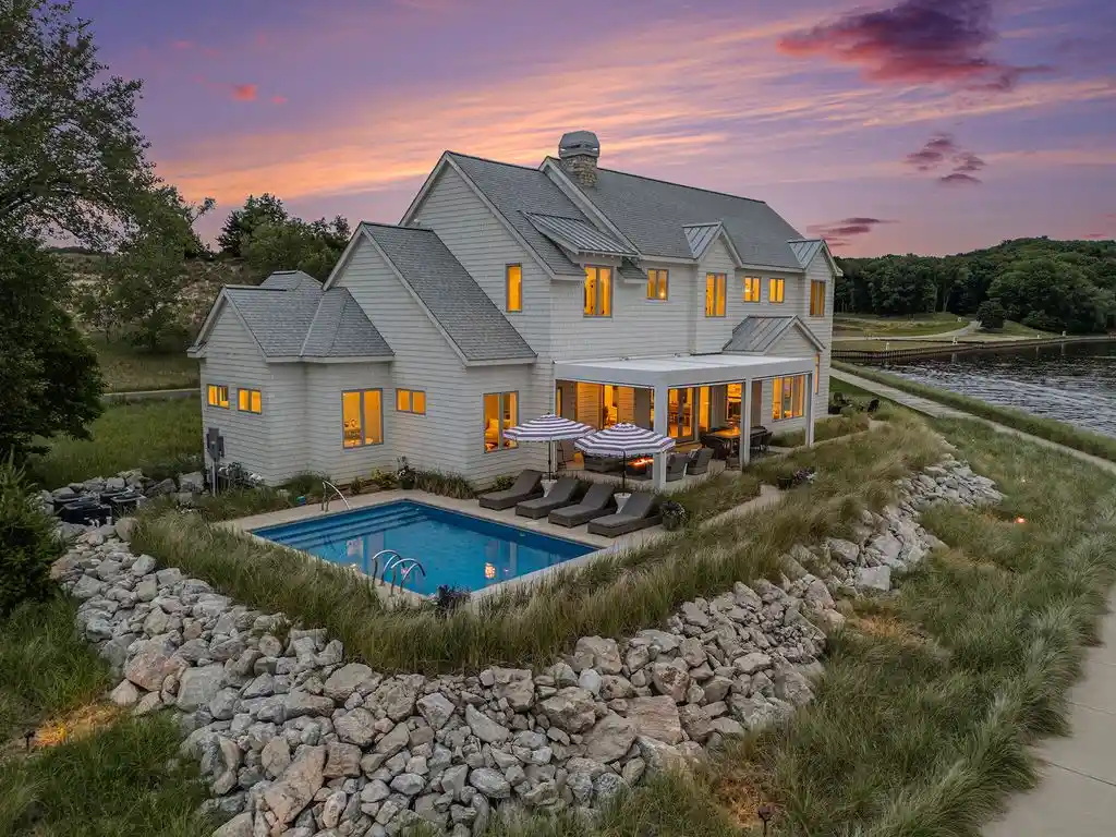 6736 Saugatuck Beach Rd A Bespoke Lakeshore Estate with Captivating Waterfront Views 5