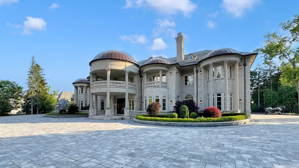 8 High Point Rd W An Iconic Bridle Path Estate Offering Resort Style Luxury for C32.57 Million 2