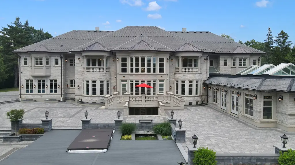 8 High Point Rd W An Iconic Bridle Path Estate Offering Resort Style Luxury for C32.57 Million 27